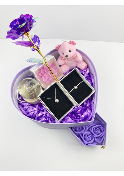 Sevgilinize Mor Temalı Hediye Kutusu ( 925 Ayar Gümüş Kolye ve 925 Ayar Gümüş Bileklik ) fiyatları