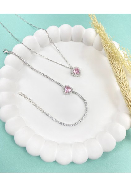 Sevgilinize Mor Temalı Hediye Kutusu ( 925 Ayar Gümüş Kolye ve 925 Ayar Gümüş Bileklik ) fırsatları