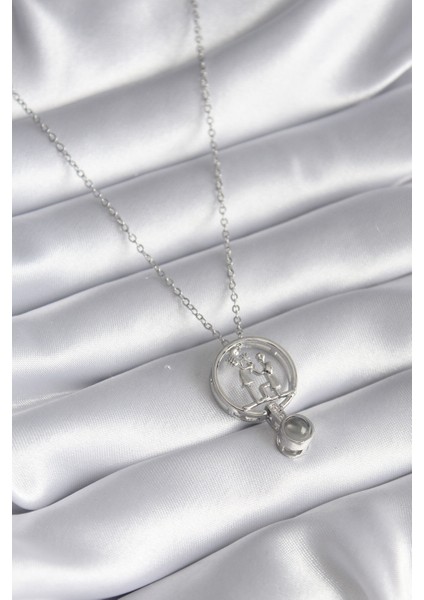 Çok Renkli Insan Figürlü 100 Dilde Seni Seviyorum Projeksiyon Kadın Kolye