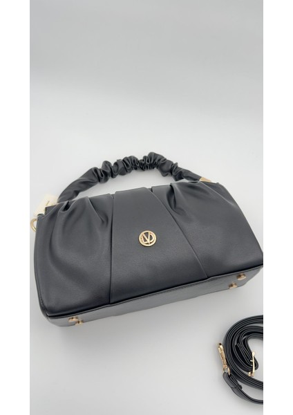 Siyah Büzgü Detaylı El Çantası Orijinal Levid'or indirimleri