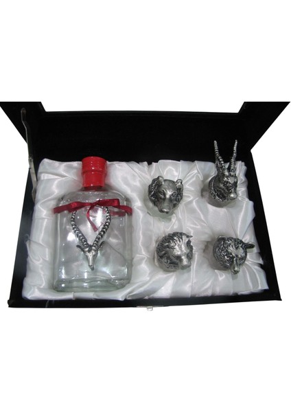 Şık Tasarımlı Bakır Işlemeli Şarap Seti, Zarafet ve Şıklık Sunar.