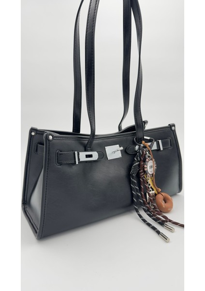 Siyah Metal Kilit Charmlı Omuz Çantası Orijinal Levid'or Premium fiyatları