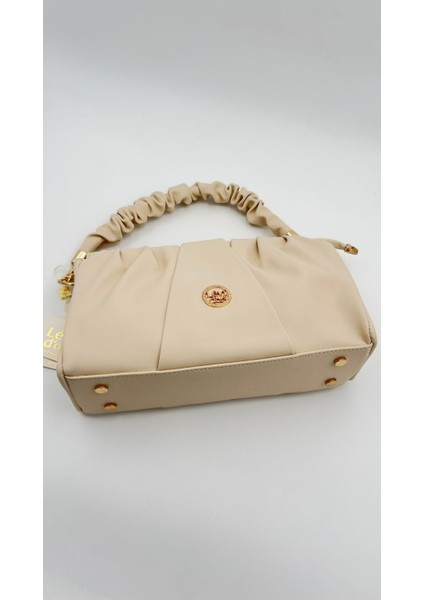 Krem Büzgü Detaylı El Çantası Orijinal Levid'or fırsatları