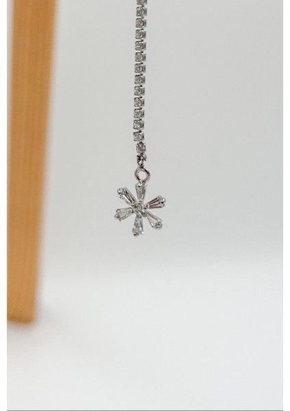 Fıora Zirkon Taşlı Çiçek Desenli Zarif Kolye- Kadın Hediyelik modelleri