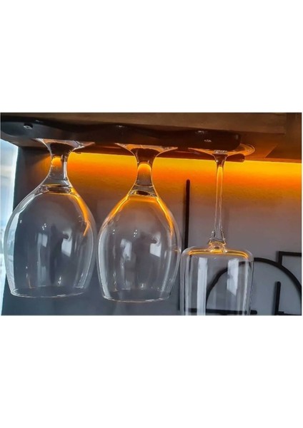 Beyaz Iskandinav Tarzı Modern Şarap Bardağı, Kadeh Raf Altı Askı, Şık ve Fonksiyonel modelleri