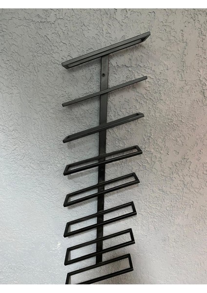 Modern Metal Şaraplık ve Raf, Şık ve Dayanıklı Dekoratif Tasarım fiyatları