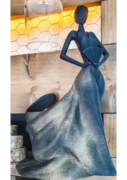 Şık Siyah ve Altın Renkli Kadın Takı Seti, Zarif ve Modern Tasarım