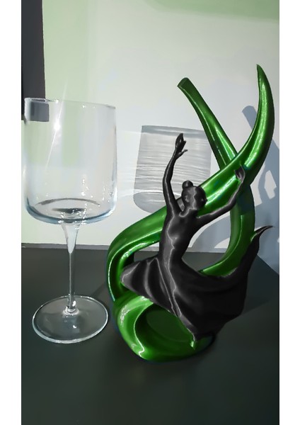 Yeşil ve Siyah Şaraplık, Şık ve Kullanışlı Ev Dekoru Ürünü