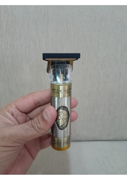 Çok Renkli Traş Makinesi ve Yanaklık 2'li Set, Pratik ve Şık Bakım Ürünü fiyatları