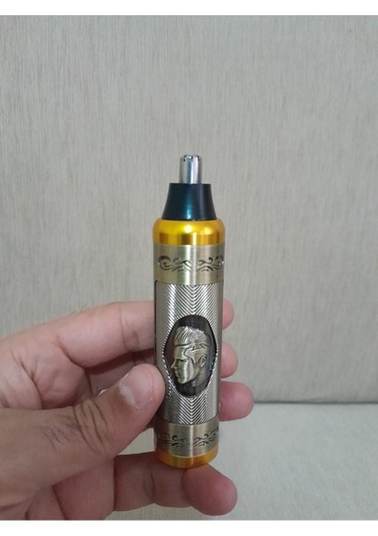 Çok Renkli Traş Makinesi ve Yanaklık 2'li Set, Pratik ve Şık Bakım Ürünü fırsatları