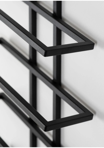 Şık Metal Raf, Modern ve Dayanıklı Depolama Çözümü