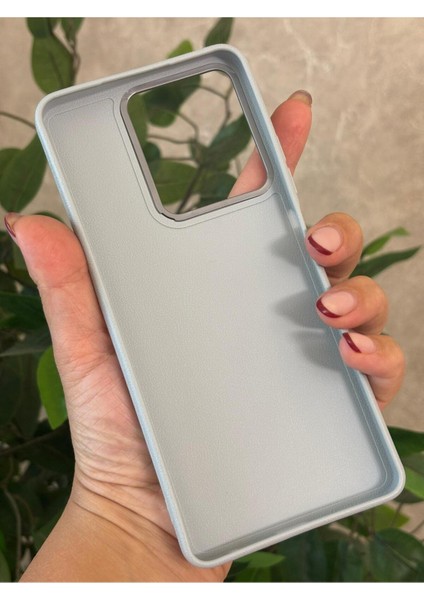 Infinix Hot 30 Kılıf Desenli Kamera Koruma Çıkıntılı Soft Tasarım Elde Kaymayan Kapak modelleri