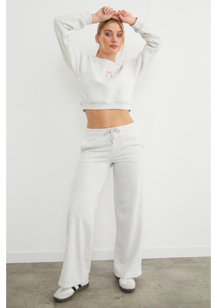 3 Iplik Fiyonk Nakışlı Crop Sweatshirt fiyatları