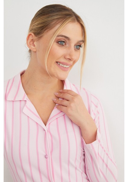 Pembe Çizgili Süet Pijama Takımı indirimleri