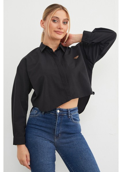 Kelebek Aksesuarlı Crop Gömlek fırsatları