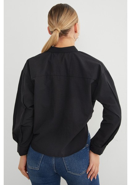 Kelebek Aksesuarlı Crop Gömlek