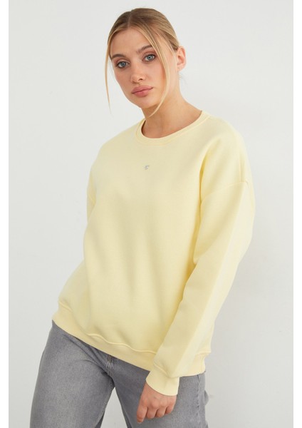 3 Iplik Taşlı Kalp Detaylı Oversize Sweatshirt modelleri