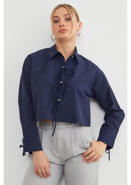 Önü Bağlamalı Düğmeli Crop Gömlek
