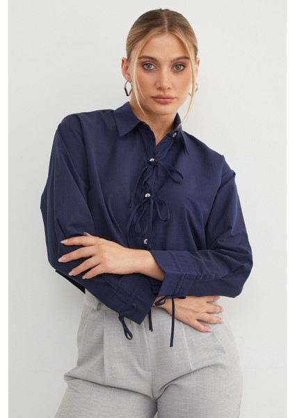 Önü Bağlamalı Düğmeli Crop Gömlek fırsatları