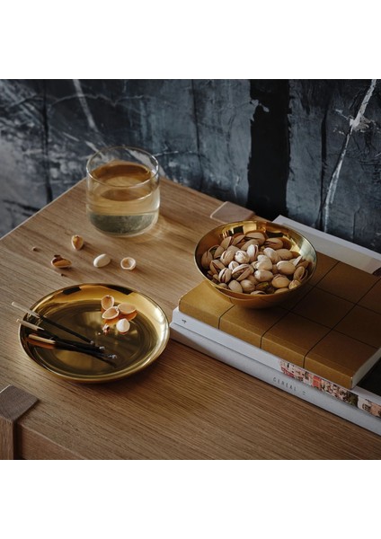 Stockholm 2025 Dekoratif Kase ve Tabak Pirinç Rengi modelleri