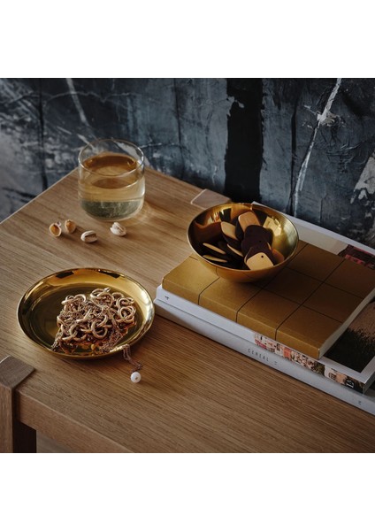 Stockholm 2025 Dekoratif Kase ve Tabak Pirinç Rengi fırsatları