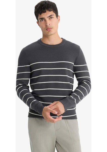 Standart Fit Bisiklet Yaka Çizgili Triko Kazak F7193AX25WN fırsatları