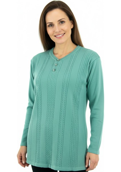 Kadın Kışlık Kendinden Motifli Armut Yaka Üç Düğmeli Normal Kesim Likralı Pamuklu Kardelen Dokuma Anne Kazak