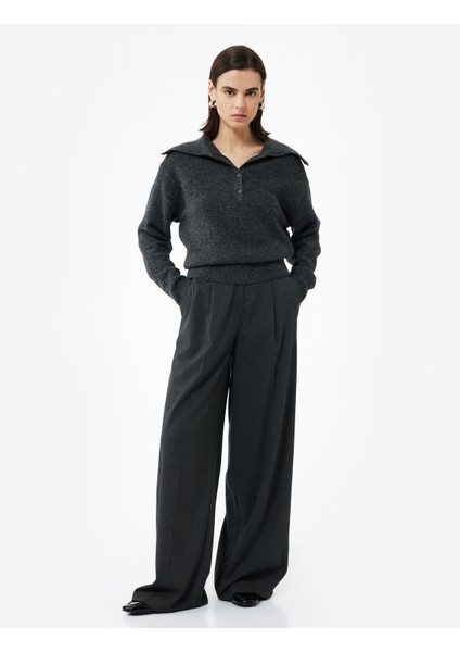 Regular Fit Uzun Kollu Yarım Düğme Detaylı Geniş Polo Yaka Triko Kazak fiyatları