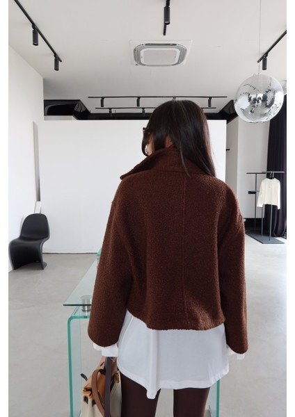 Çıtçıtlı Bürümcüklü Crop Ceket fırsatları