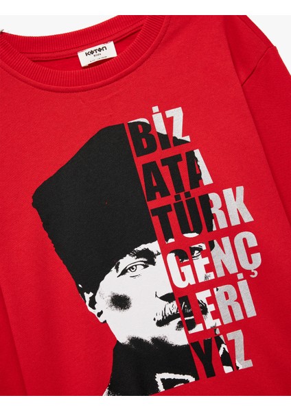 Pamuklu Uzun Kollu Bisiklet Yaka Atatürk Baskılı Sweatshirt modelleri