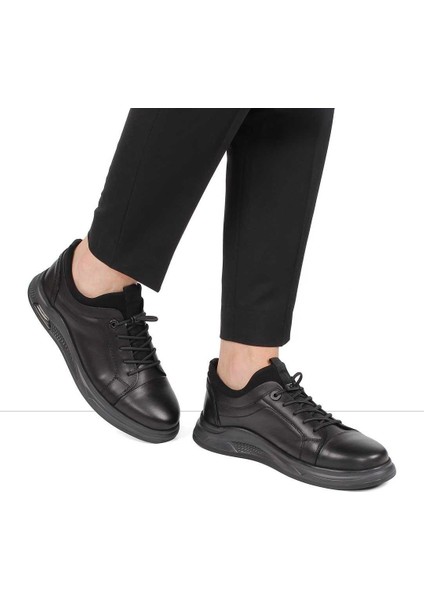 Erkek Siyah Bağcıklı Kalın Tabanlı Deri Sneaker