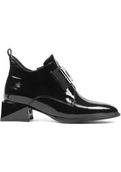 Kadın Siyah Fermuarlı Toka Detaylı Rugan Deri Bot