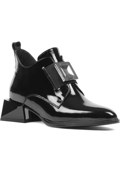 Kadın Siyah Fermuarlı Toka Detaylı Rugan Deri Bot modelleri