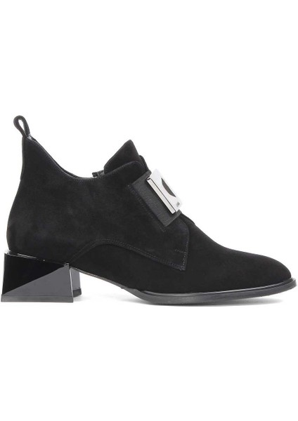 Kadın Siyah Fermuarlı Toka Detaylı Süet Deri Bot