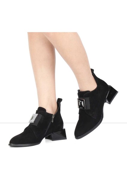 Kadın Siyah Fermuarlı Toka Detaylı Süet Deri Bot fiyatları
