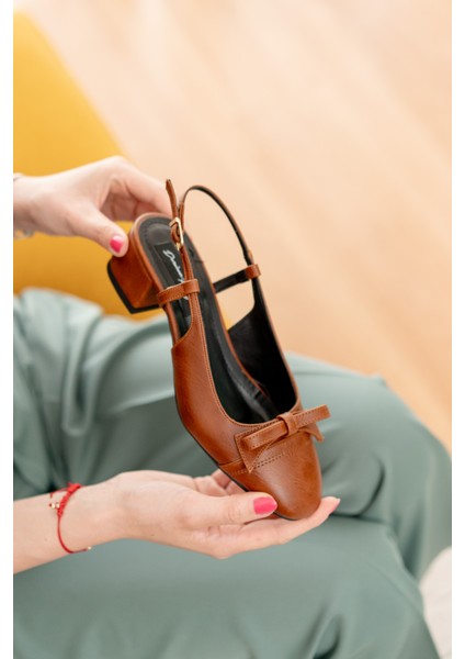 Livay Taba Fiyonklu (4 Cm) Yuvarlak Burunlu Günlük Kullanım Topuklu Ayakkabı