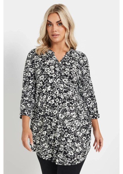 Büyük Beden Yarım Kollu Önü Düğmeli Çiçek Desenli Gömlek 322267
