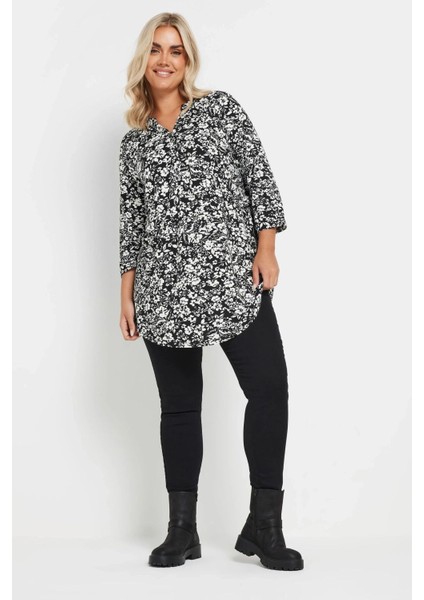 Büyük Beden Yarım Kollu Önü Düğmeli Çiçek Desenli Gömlek 322267 fırsatları
