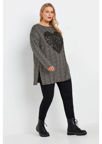 Büyük Beden Yırtmaç Detaylı Puantiyeli Payetli Uzun Kollu Bisiklet Yaka Bluz 322269 fırsatları