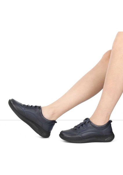 Kadın Lacivert Kalın Tabanlı Deri Sneaker fiyatları