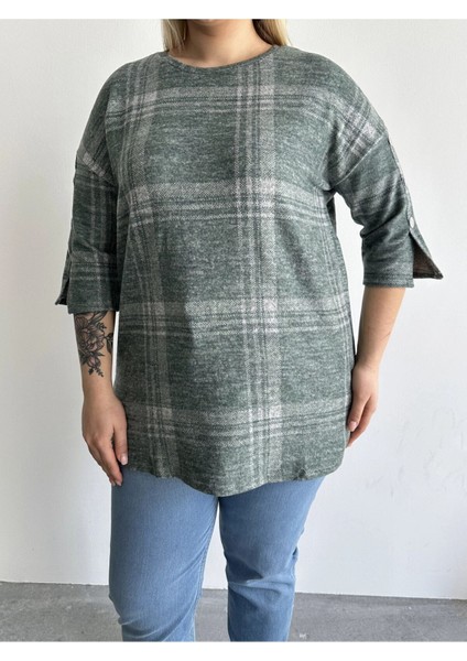 Büyük Beden Yarım Kollu Düğme Detaylı Yumuşak Dokulu Kazak 302780 fırsatları