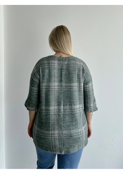 Büyük Beden Yarım Kollu Düğme Detaylı Yumuşak Dokulu Kazak 302780