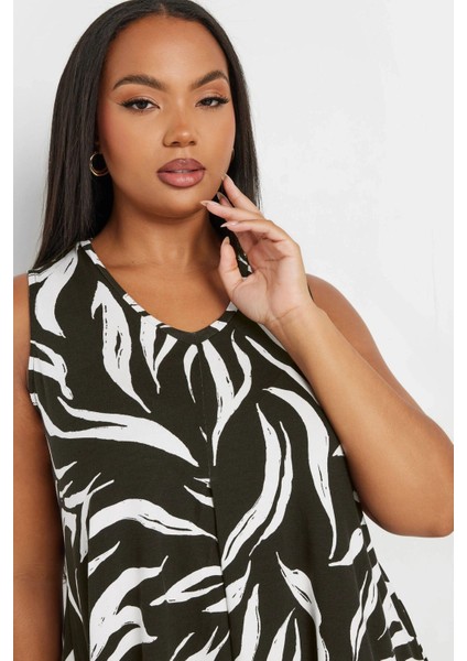 Büyük Beden V Yaka Sıfır Kol Pileli Desenli Likralı Bluz 303417 fiyatları