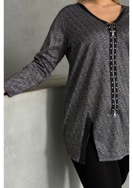 Büyük Beden V Yaka Önü Fermuarlı Yırtmaç Detaylı Bluz 173670