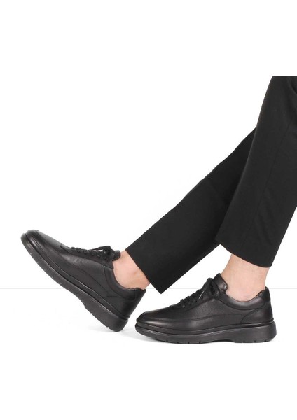 Erkek Siyah Kalın Tabanlı Deri Sneaker fiyatları