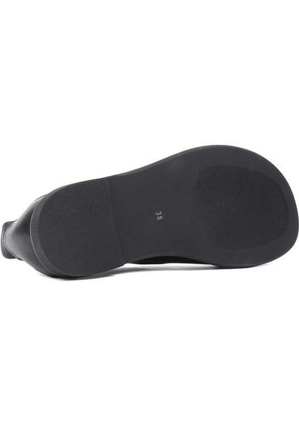 Kadın Siyah Tokalı Deri Loafer