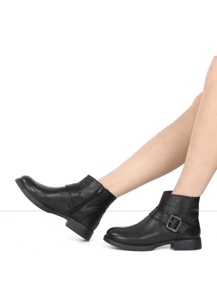 Kadın Siyah Fermuarlı Toka Detaylı Deri Bot fiyatları