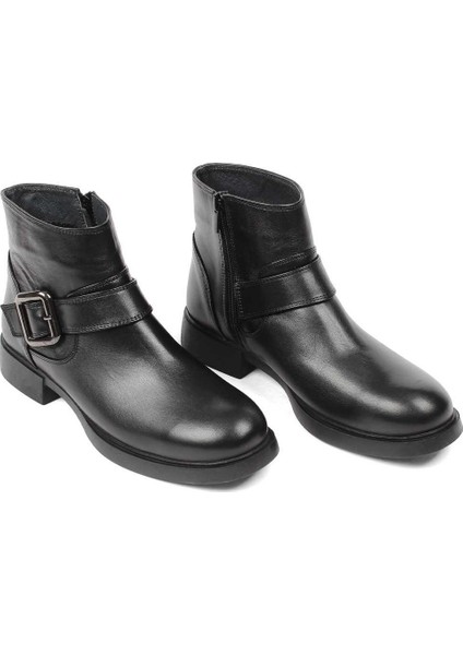 Kadın Siyah Fermuarlı Toka Detaylı Deri Bot