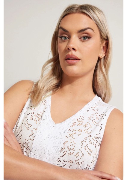 Büyük Beden V Yaka Sıfır Kol Astarsız Dantel Bluz 304098 fırsatları