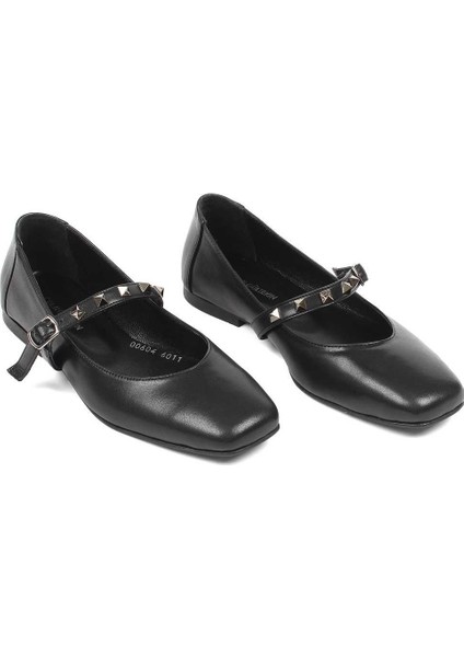 Kadın Siyah Tokalı Deri Babet